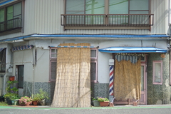 閉店した理容室