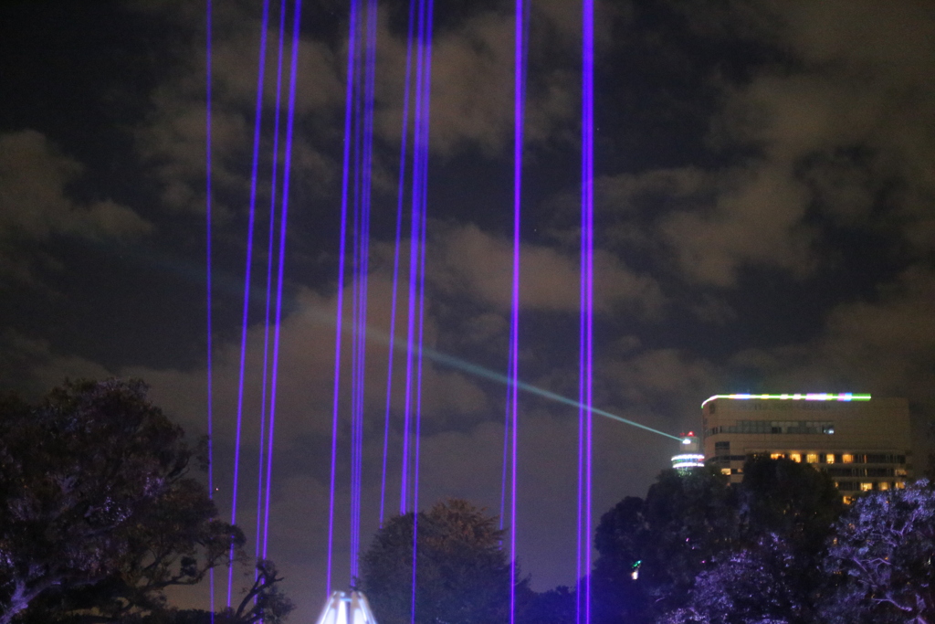 ランドマークからの〜ビーム！