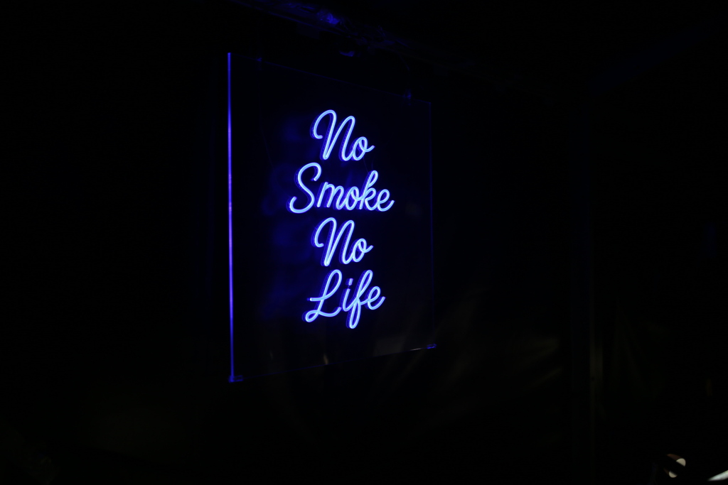 注）BARではありません。