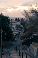 日暮れ迫る街