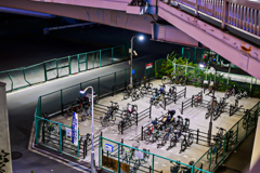 深夜の駐輪場 深夜の駐輪場