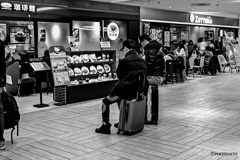 満席。順番待ちをする旅行客