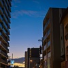 明け方の月