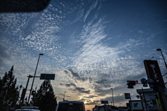 信号待ちの車内から⑤奇妙な雲