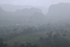 土砂降りのビニャーレス渓谷