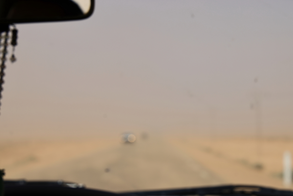 砂嵐の中の走行-2