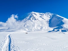 冬の旭岳　文元達也