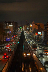 歩道橋からの光のパレード