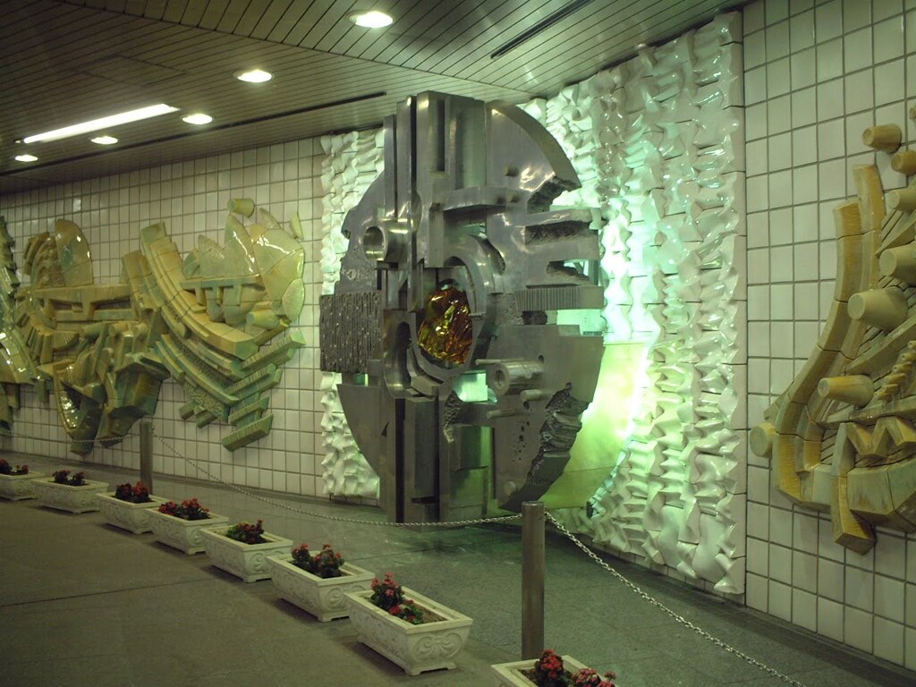 浜松駅のモニュメント　2003/1