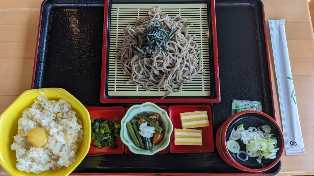 栗ご飯とお蕎麦。美味しかった。