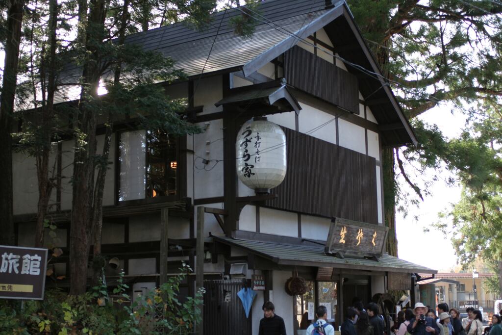 戸隠の有名なお蕎麦屋さんのうずら家さん　2006/10