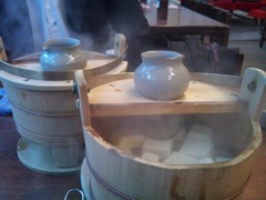 熱燗と湯豆腐のセット。清水寺の辺りで頂いた気がします。2012/1