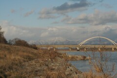 屋島橋と千曲川と雪の山並み　2006/12