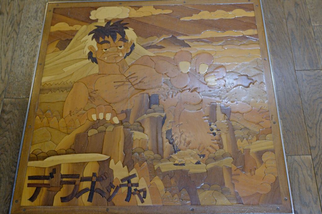 あずみの学校の通路に居ました。