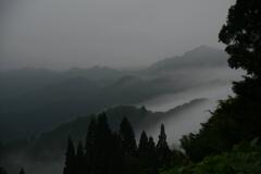 朝靄の山なみ　2006/9
