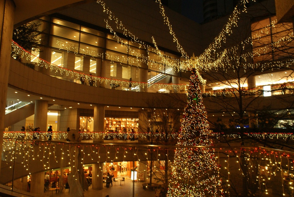 初台オペラシティのクリスマスイルミネーション　2009/11