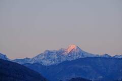 姨捨SAから見えた戸隠連峰　夕陽が当たる高妻山