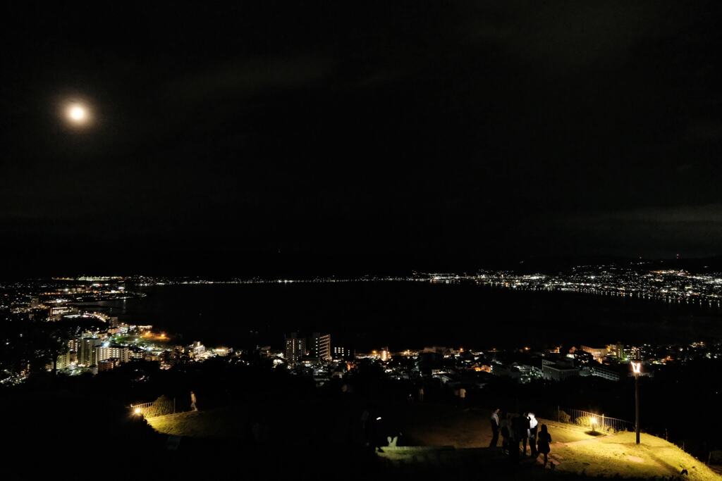 夜の立石公園から諏訪湖