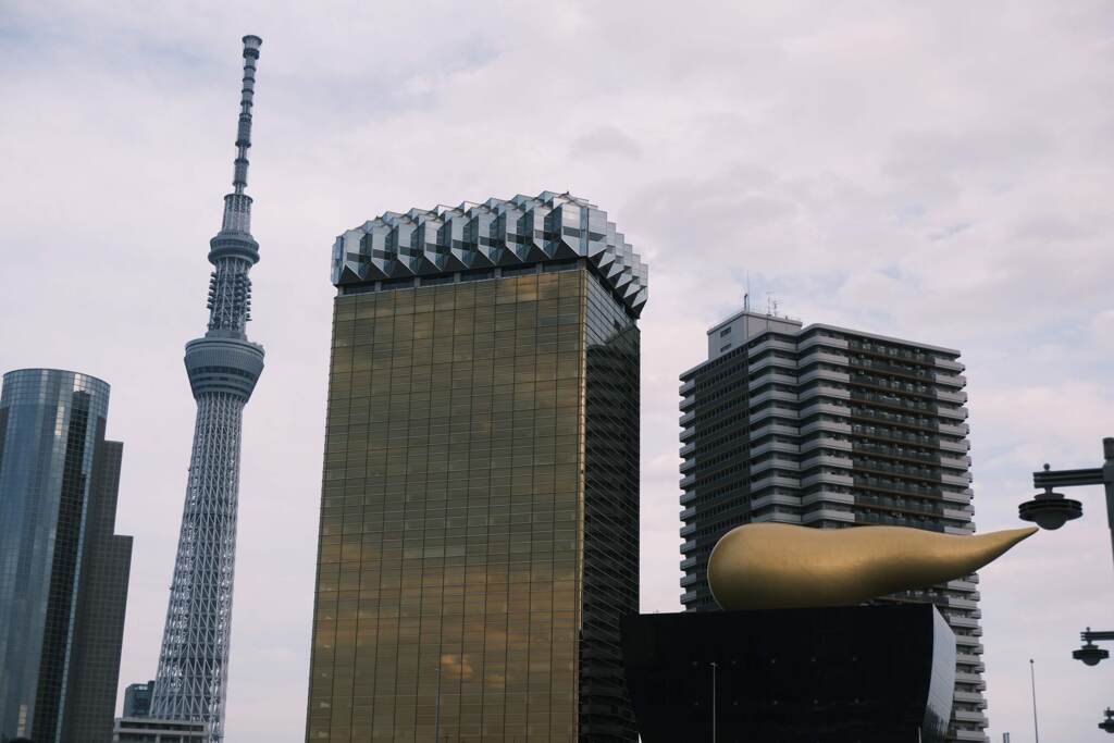 スカイツリーとビールと金の雲？