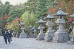 善光寺裏の石塔　2007/10