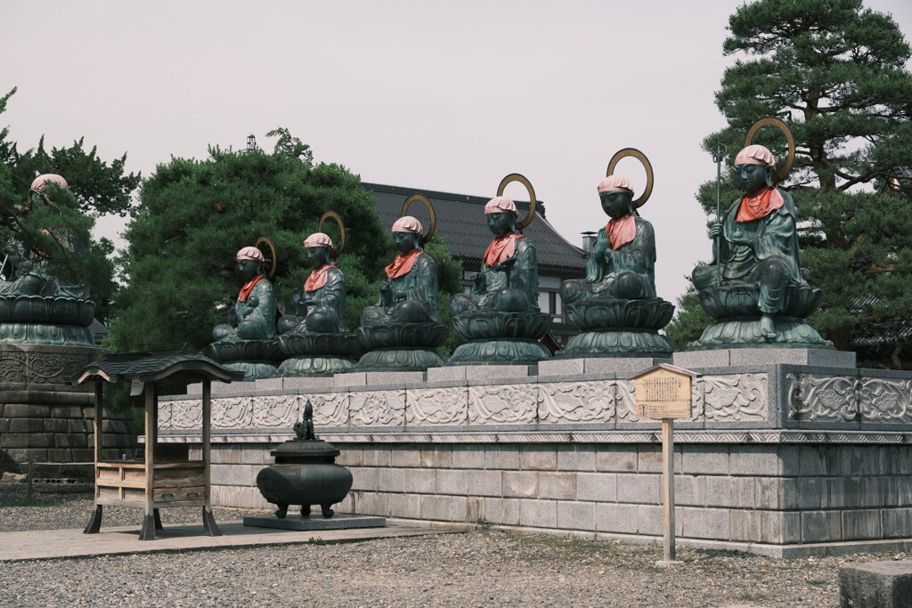 善光寺六地蔵の全景　2025/6