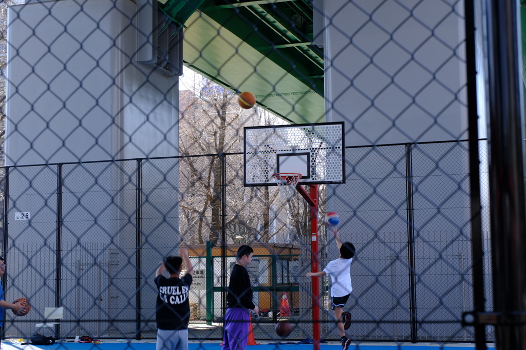 ストリートバスケ。都会感