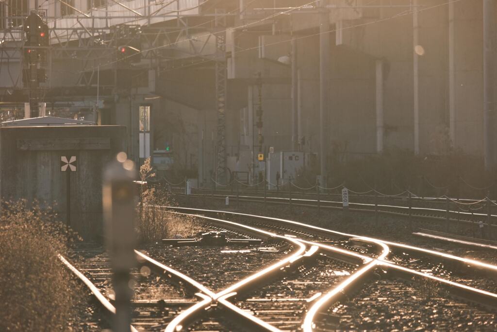 日暮れの線路