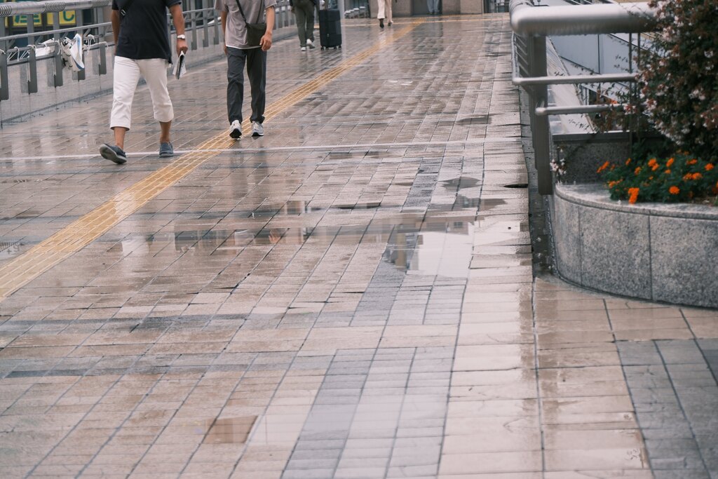 雨降ったあとの長野駅