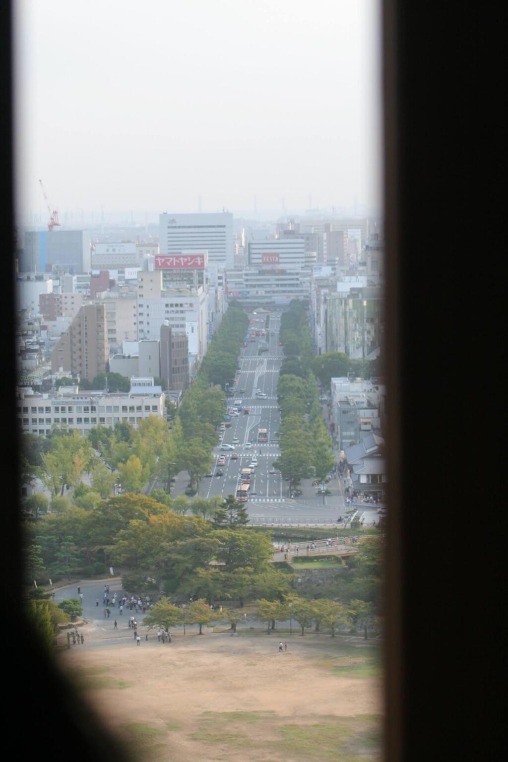 姫路城から、城下を望む。　2008/10