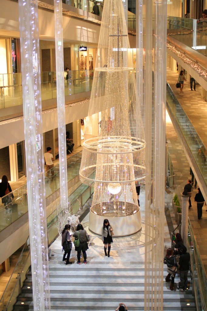 表参道ヒルズの中のクリスマスツリー　2009/11