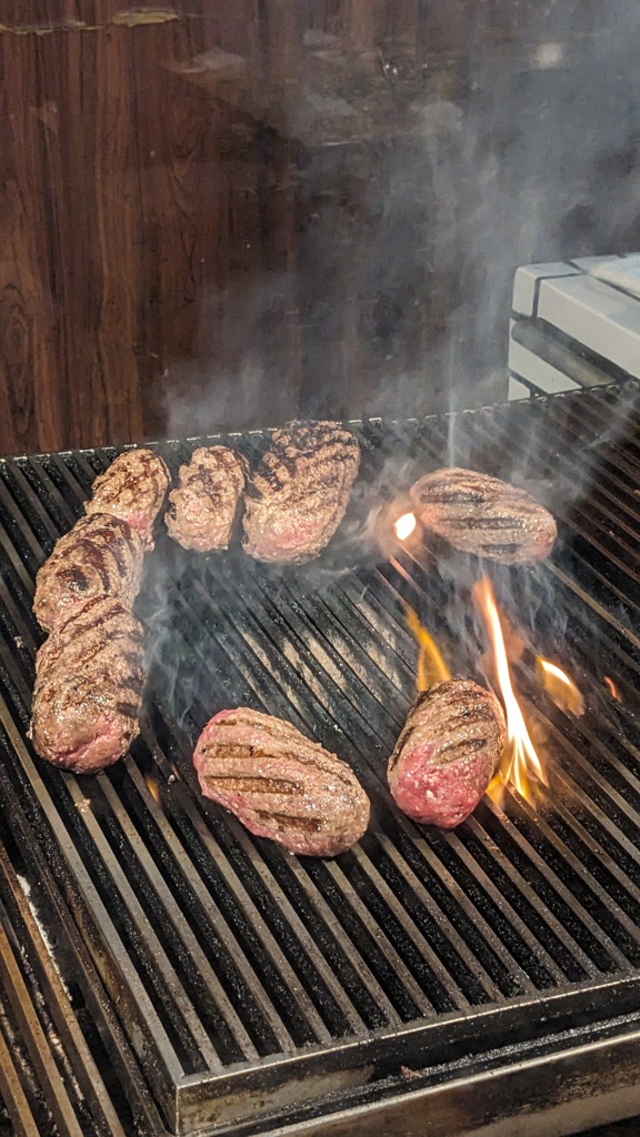 贅沢外食ハンバーグ