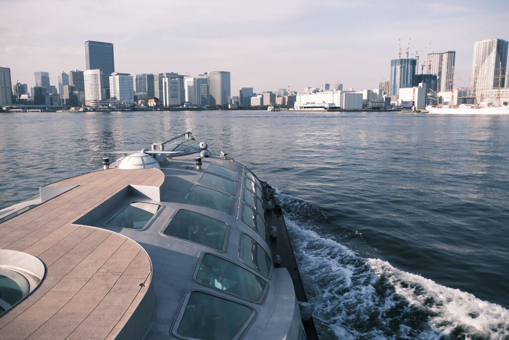 水上バスのエメラルダスでお台場海浜公園から浅草へ