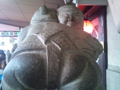 両国駅のお相撲さんのお尻　2012/1