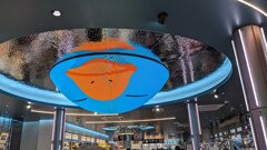 大混雑のお土産屋さんにいたICOCA