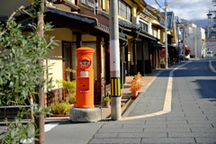 蔵の町並みにポスト