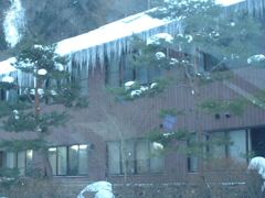 大町市葛温泉高瀬館のつらら　2003/1