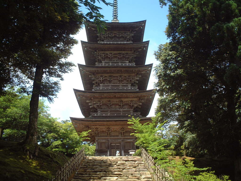 北陸にあった五重塔　2003年6月