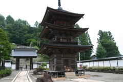 小川村高山寺三重塔　2006年9月