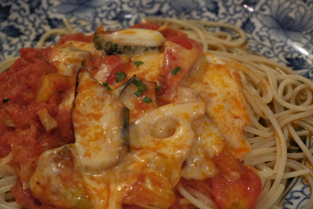 本日夕食はお野菜たっぷりトマトパスタ。いつも美味しい。