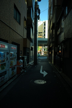 少し大きい路地