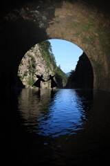 清津峡トンネル（縦）
