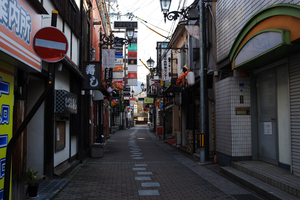 飲み屋街。