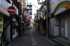飲み屋街。