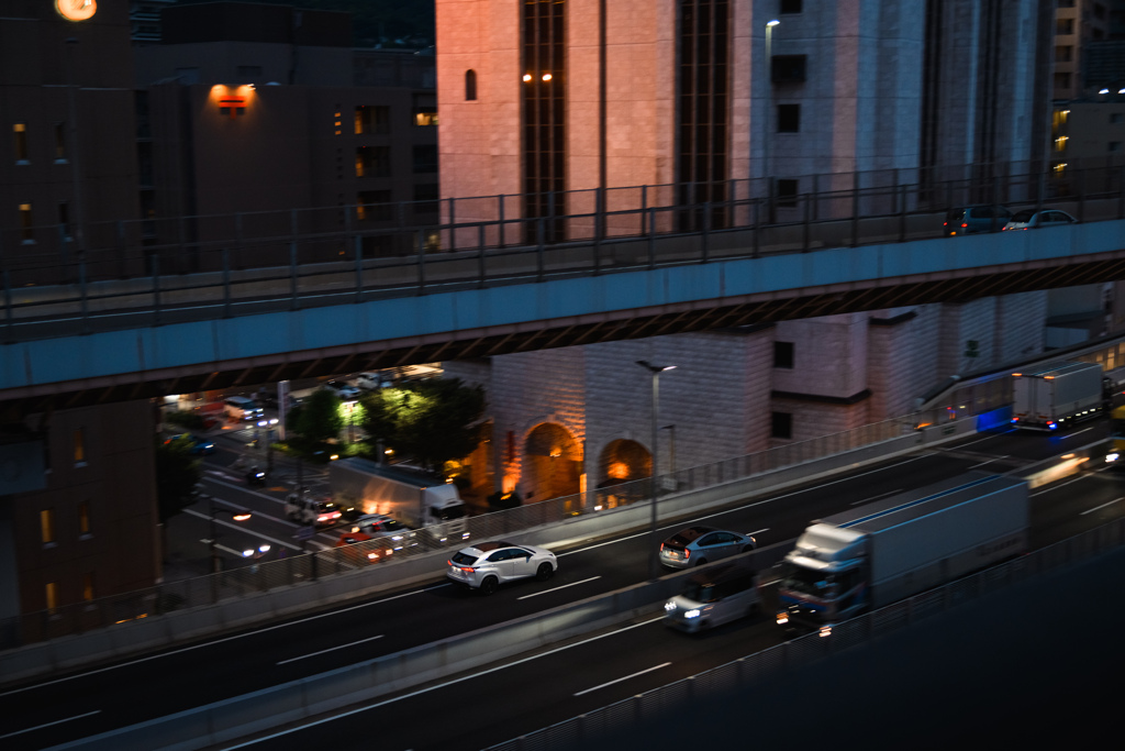 阪神高速と夜の神戸