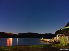 芦ノ湖で星空を撮影した時の流星