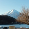 ホテルのロビーから見た富士山