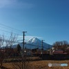富士山とローカル電車の冬景色