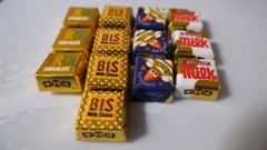 チロルチョコ