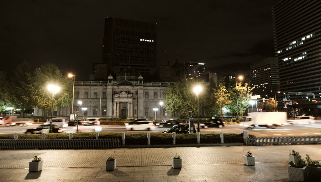 深夜の日本銀行大阪支店旧館