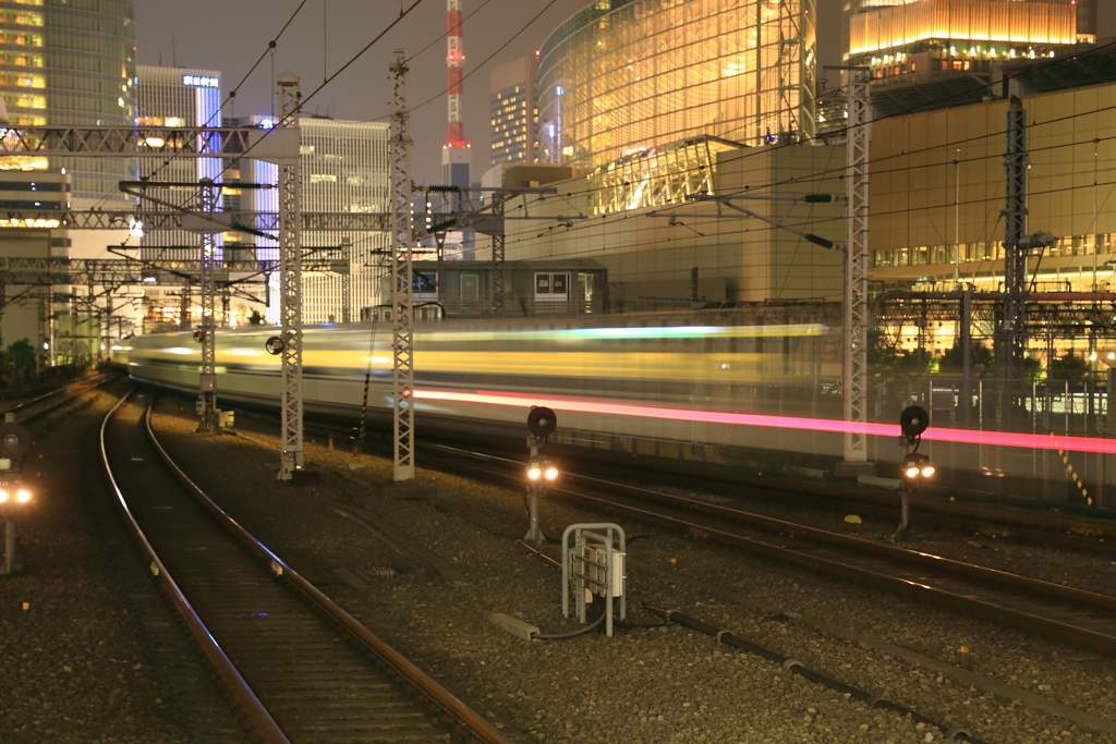 東京駅16番・17番線ホーム